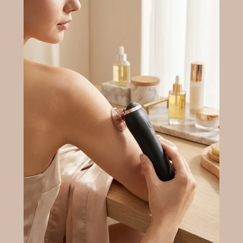 4-in-1 kit being used along the shoulder